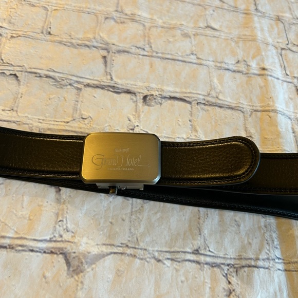 JOSEPH ELLIOTT MENS BLACK GENUINE LEATHER GOLF BELT GRAND HOTEL BUCKLE - Picture 8 of 10